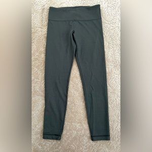 Lululemon Women’s Cropped Legging -Size 6